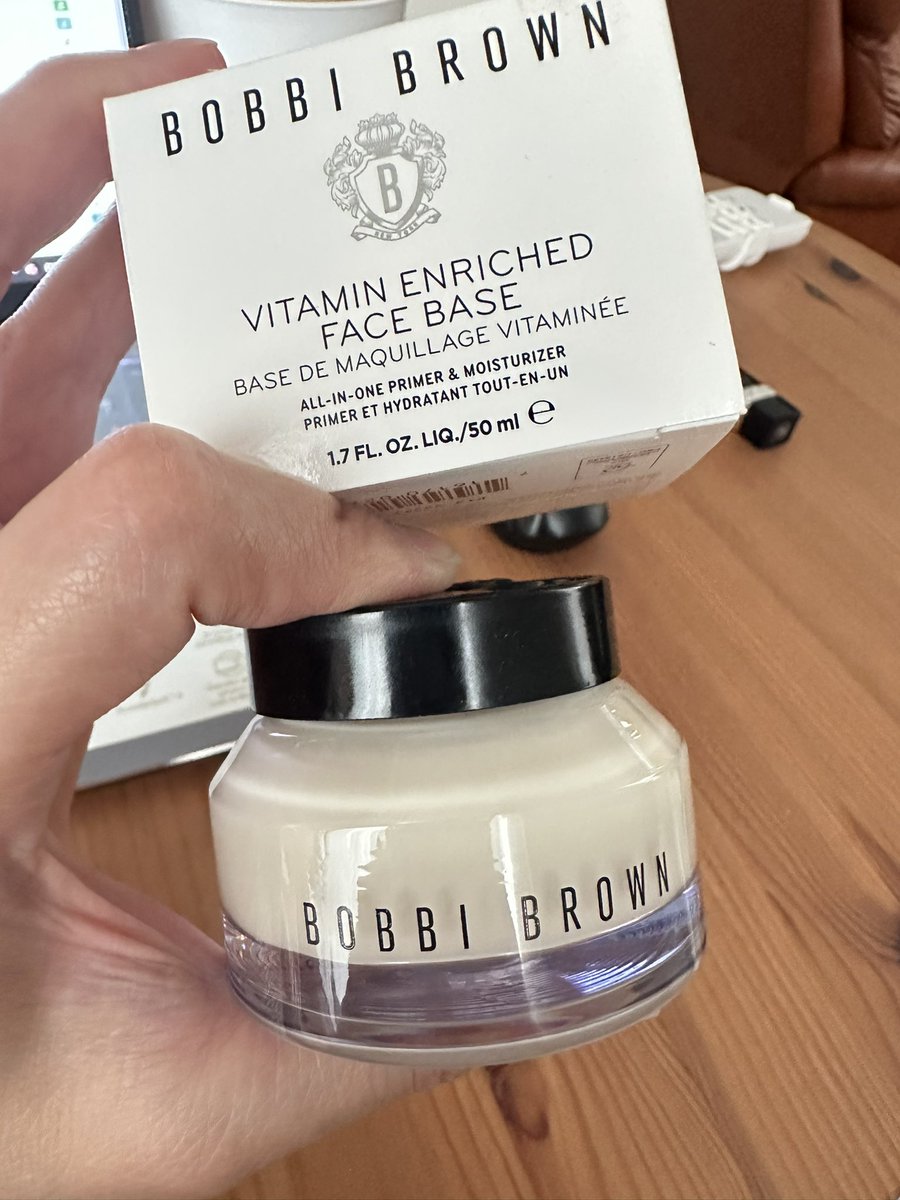 CrazyToReviews's tweet image. หมดไป 1 กป ละ #bobbiBrown 
เพราะดีจริง จึ้งจริง
ขนาดใหญ่คุ้มกว่าแน่ 
แพลนถ้า #FaceBase  กปนี้หมดจะจัด 100 ml มาตลอดละ เพราะใช้ประจำ

พิกัดผิวสวยจ๊ะ
ขนาดเล็ก ถ้าอยากลองก่อน
s.shopee.co.th/7UxTb3FdZL

ไซต์ใหญ่เลย ประทับใจแน่นนอน
s.shopee.co.th/8zmHNrM3GZ