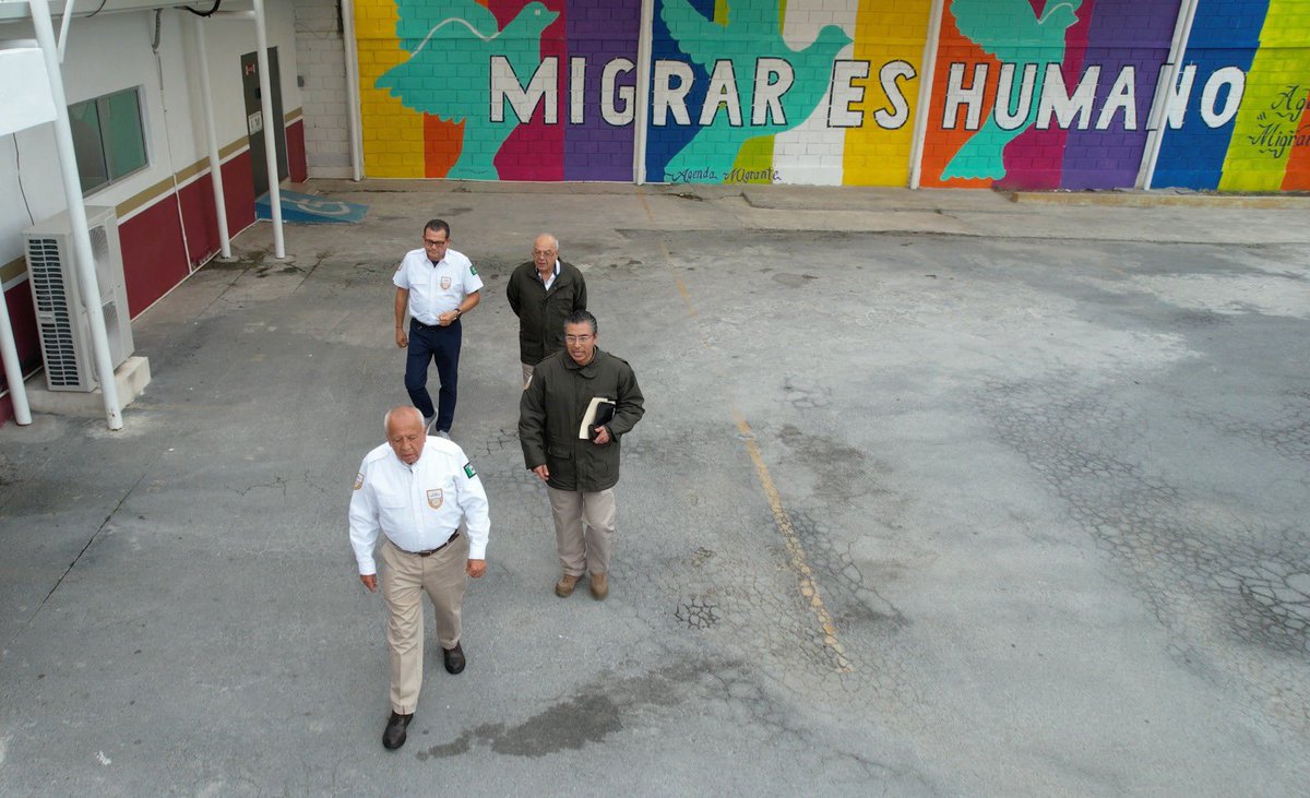 INAMI_mx's tweet photo. Este domingo, como parte del proceso de deconstrucción de las estaciones y estancias migratorias del @INAMI_mx, el comisionado @fgymexico visitó la Estación Migratoria 'Aldama' en Reynosa, #Tamaulipas.
Hilo 🧵 (1/3) https://t.co/t54U7YPulW