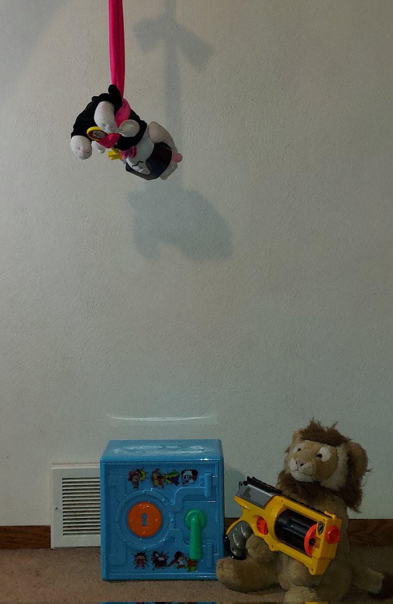 daily_plush's tweet image. Day 661: Sneaky
Agent R, your mission is simple. Get through the guards; get into the safe. Good luck.