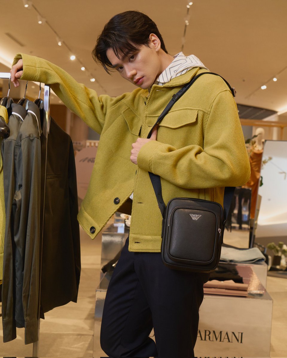 ElleMenThailand's tweet photo. พาทุกคนไปเช็คอินป๊อปอัพล่าสุดของ Emporio @armani ณ ชั้น 3 เซ็นทรัลชิดลม @harit_keng ชมคอลเล็กชั่น Fall-Winter 2024 ตั้งแต่วันนี้ไปจนถึงวันที่ 30 กันย��ยน

#ELLEMENNews
#ELLEMENThailand
#EmporioArmaniTH #EmporioArmani #harit_keng https://t.co/tqy9ujEwf3