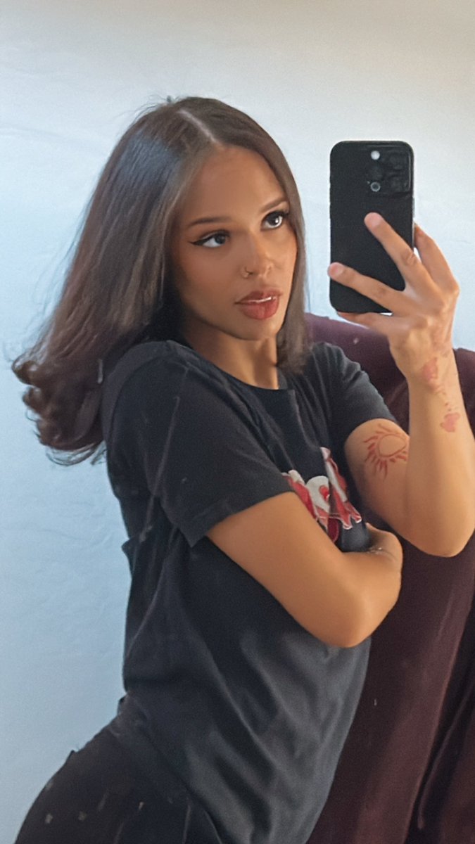 baddiegalmimi's tweet photo. https://t.co/9qJPk2ax64