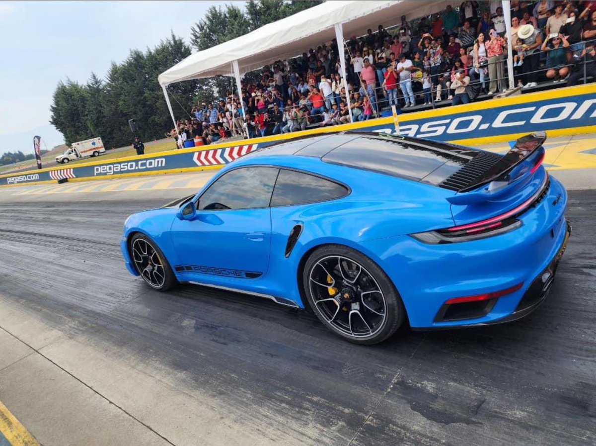 Siguiente fecha de Arrancones 1/4 de Milla Pegaso: Sábado 28 de septiembre
11:00 a 17:00 hrs.
+ info: pegaso.com/Arrancones
(Nos dicen que alguien viene a romper el récord de pista… será? —- Lo dudamos. Como dicen: “Race your car, not your mouth!”)