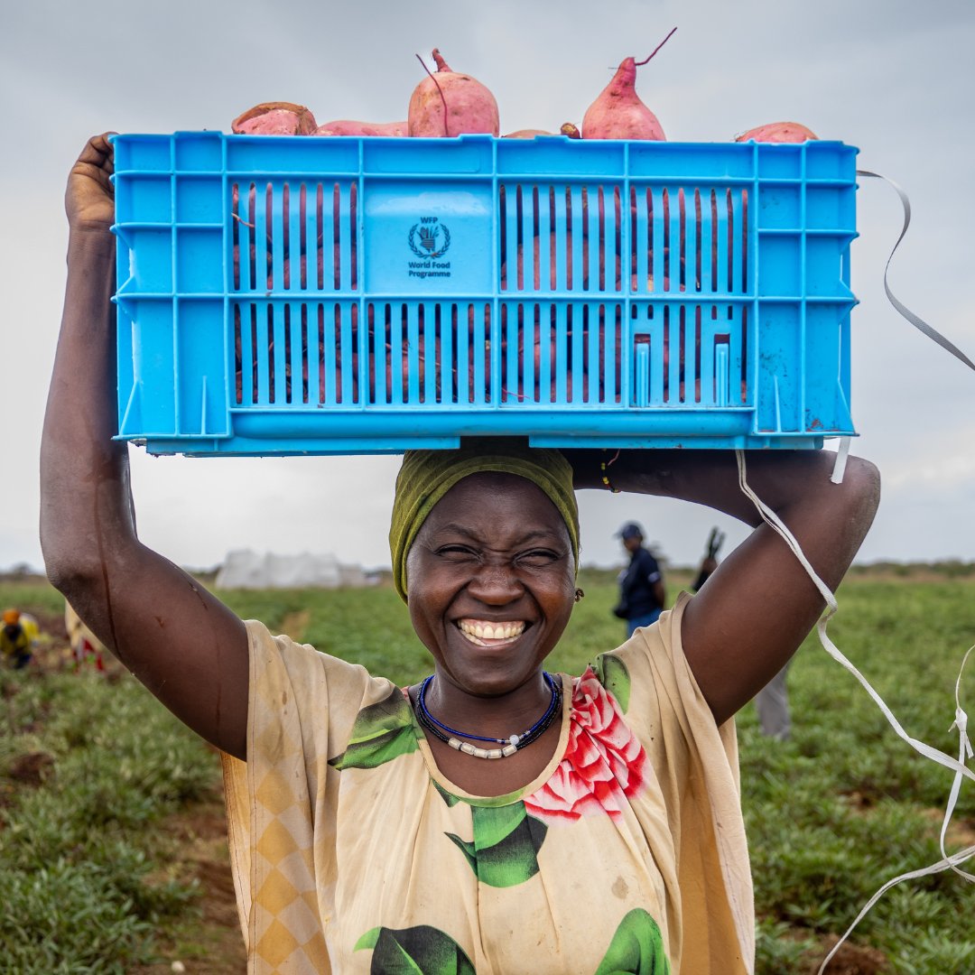 WFP_Kenya's tweet photo. Monday smiles☺

In 🇰🇪, @WFP empowers women to be self-reliant by building their capacity to run their own livelihood activities. 

These programmes enable them to increase their household income💸 

#ChangingLives https://t.co/iWcHzakccQ