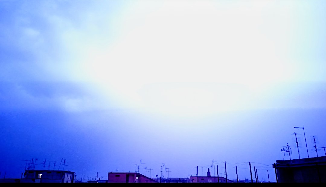 MenentiFranco's tweet photo. #Temporale notturno su #Roma tantissimi #Fulmini nube/nube
@StormHour @ThePhotoHour @romatoday @Abitarearoma https://t.co/47rh0vfcoi