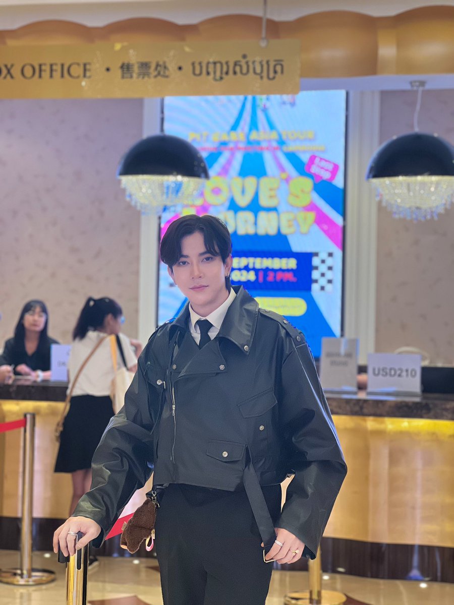 tedisteddy2202's tweet photo. Attend PITBABE Fan meeting in Cambodia 
MUA : ឃុន ថៃ

#Pitbabe1stFMinCambodia 
#LeayDoDee
#KooLPlayKh
#Change2561 
#Dramavibes
#Tedisteddy2202 #Tedisteddy #TeddyTed #Teddy https://t.co/ikhKAN0CIp