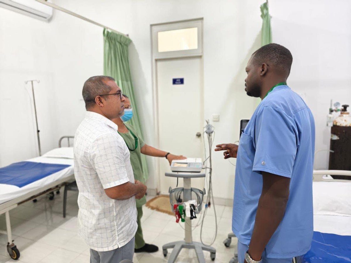 hanyfu's tweet image. Minister of Health, @abkhaleel , visited HA. Maarandhoo Health Centre, engaging with senior staff and addressing their concerns. 

#HealthcareDevelopment #HealthMinistry