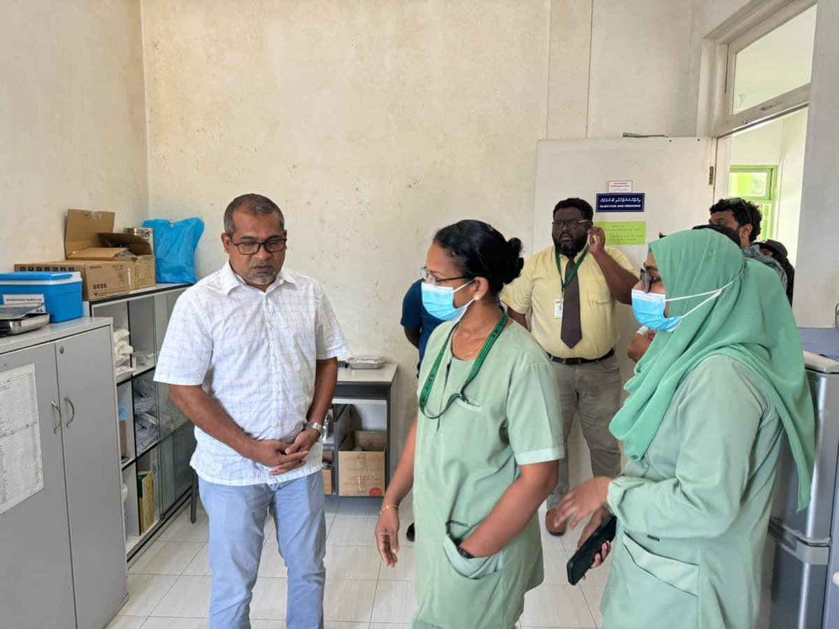 hanyfu's tweet image. Minister of Health, @abkhaleel , visited HA. Maarandhoo Health Centre, engaging with senior staff and addressing their concerns. 

#HealthcareDevelopment #HealthMinistry
