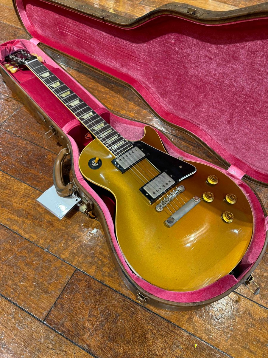 1484shibuya's tweet image. （エレキギターフロア）

Gibson CS / Murphy Lab 1957 Les Paul Standard Heavy Aged DG Dark Back Black Plastic

Coolなブラックパーツの57が今さっき入荷致しました!!!
ただいま商品ページ作成中です!!!

ご来店、お問い合わせお待ちしております!!!

＃今日のGibson #MurphyLab #LesPaul