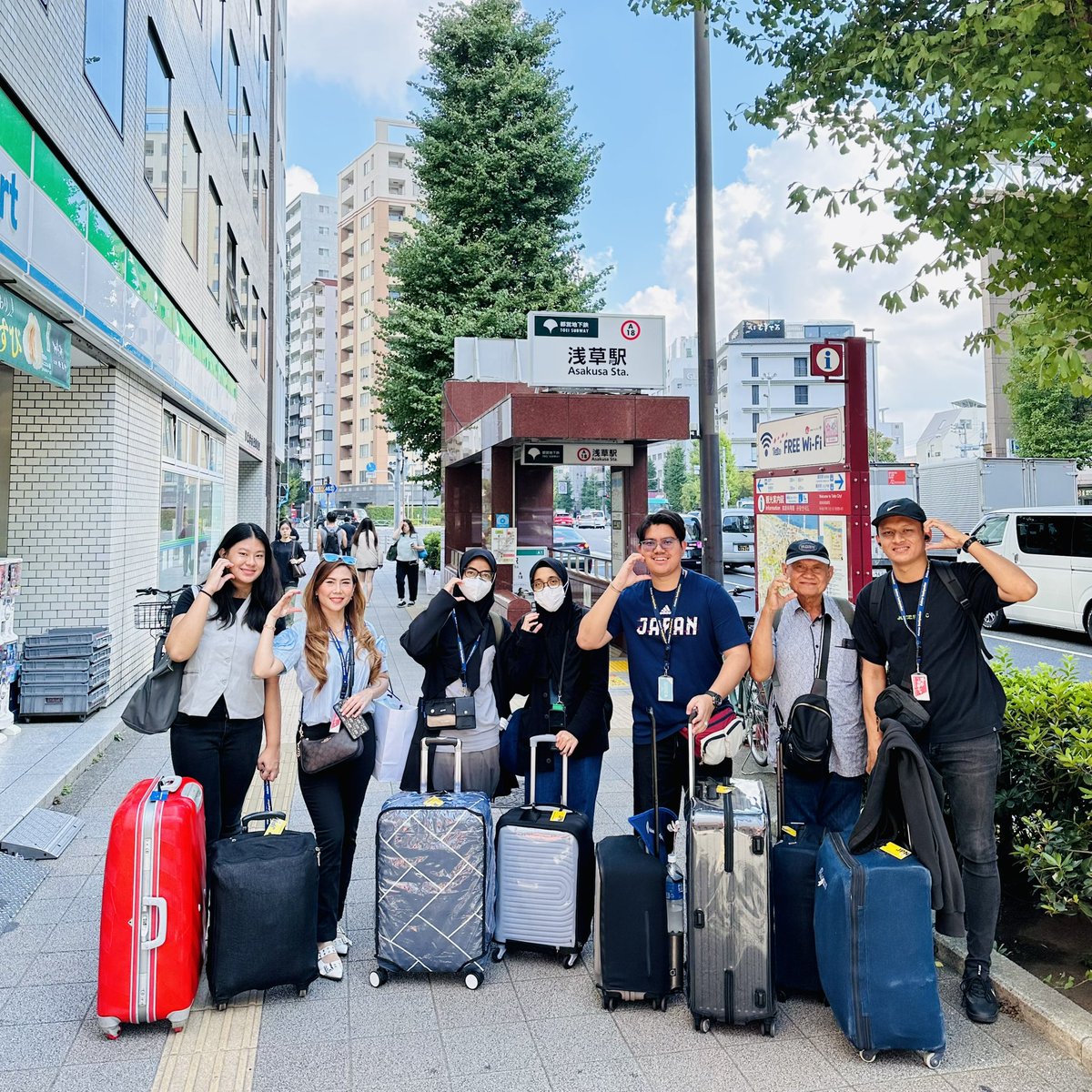 dok_backpacker's tweet photo. Next stop 🔜 Tokyo - Osaka by Shinkansen (kereta cepat Jepang) https://t.co/r37Kwa91uq