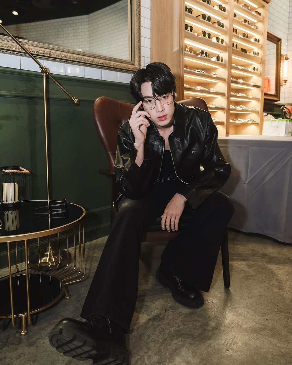 BUSshine__id's tweet photo. ꒰ Alan IG Post Update ꒱
— 09.09.2024 : alan.busofficial
🚨 หว่อ
#PolicexBUS
#PoliceLifestyle
#PoliceEyewearTH
#AudacityWanted
#KTOPTIC
#TeamKTOPTIC
#EyelinkVision
#BUSbecauseofyouishine
#ALANpasawee https://t.co/te20uCVJFf