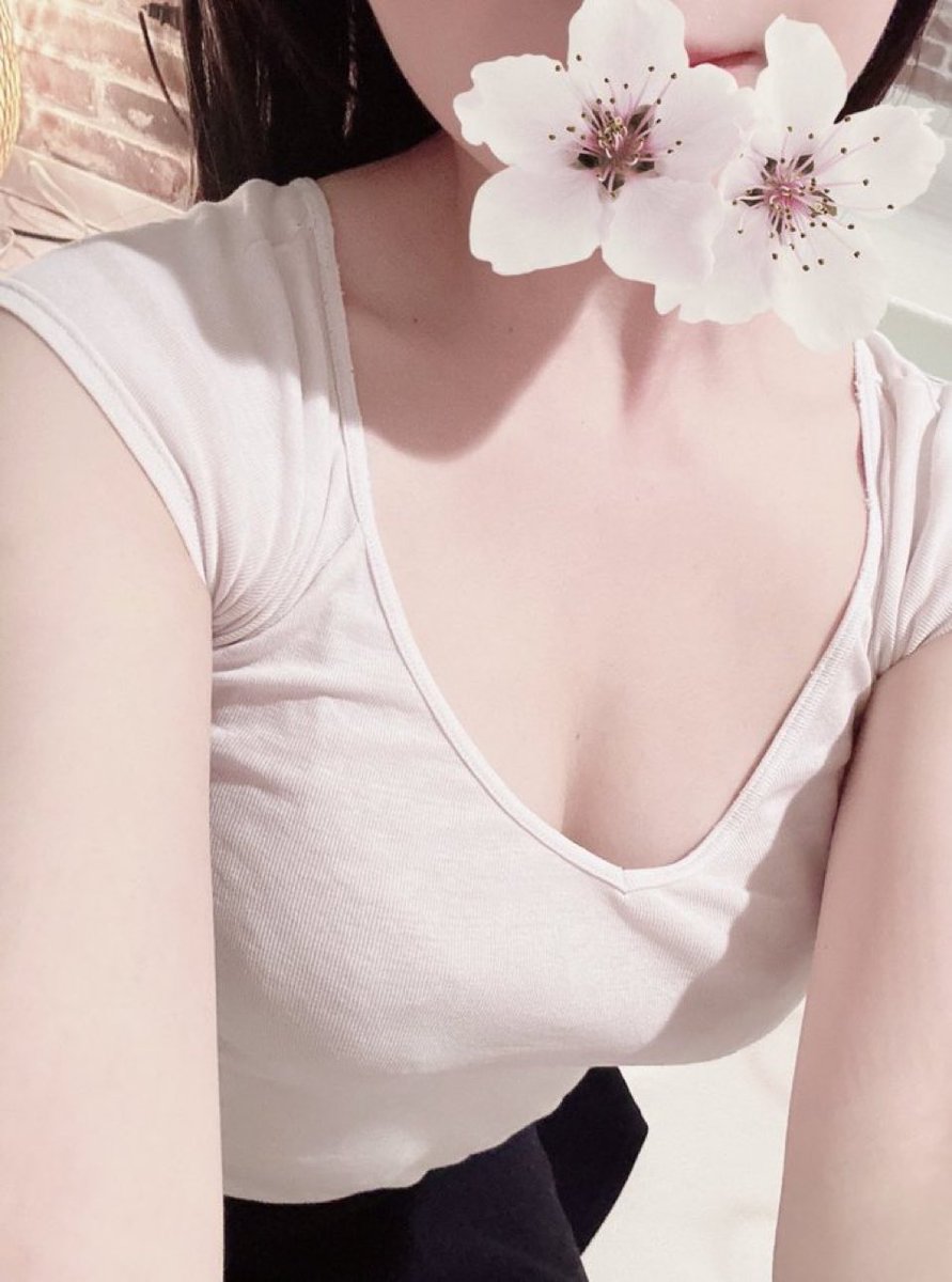 arom_Nana's tweet photo. こんにちは！

本日9/9は【13:00〜20:00】の出勤です✨

今週も一週間スタートですね🏃‍♂️🍃
是非メンズエステに癒されにきてください🐰

お問い合わせお待ちしてます☎︎ https://t.co/2GLcjYpFwX