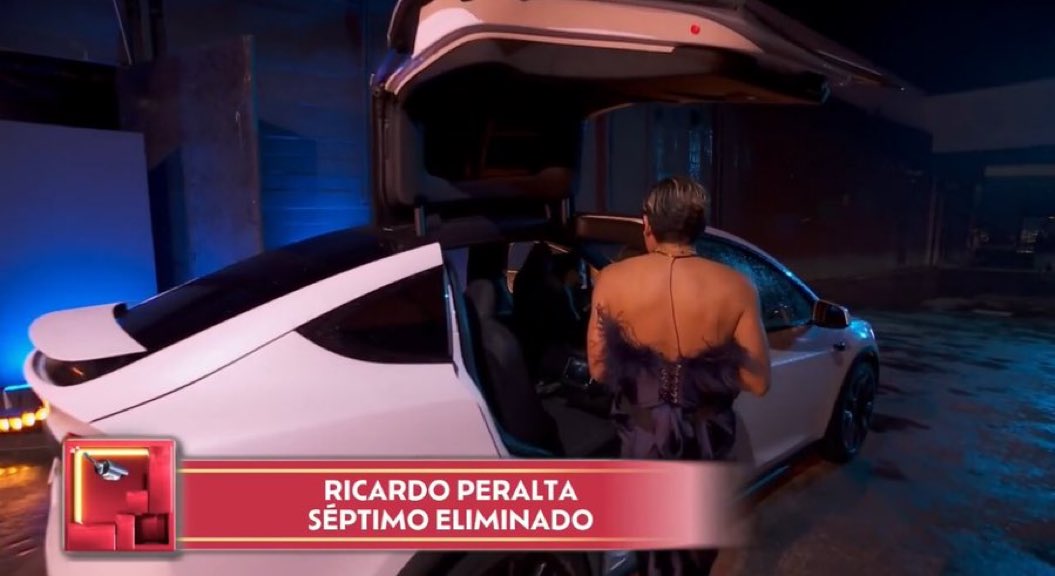 MerGarza's tweet photo. “Didi se nos fue, no hay pedo, traigan un carro mamador para que nadie lo note” https://t.co/BR0aia6Ae0