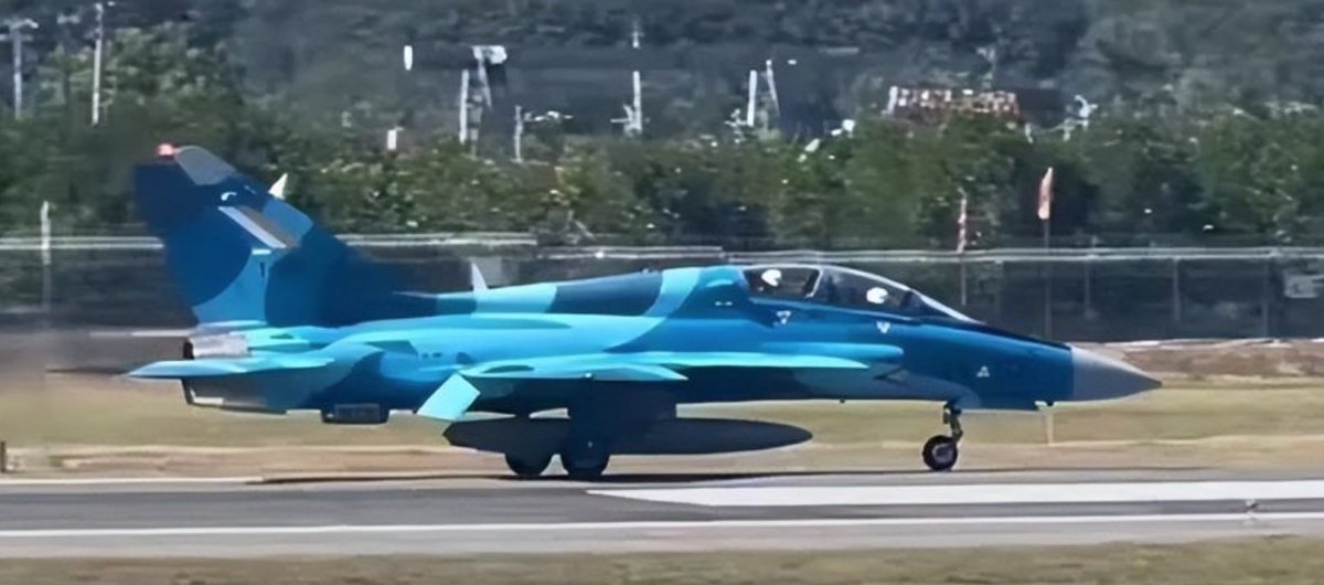 kokomdy's tweet photo. 🇨🇳China chose to deliver FTC-2000 jets to SAC Junta, knowing that they will be used to bomb on 🇲🇲Myanmar people. But they restricted imports of daily goods and medicine into revolution control area, taking ppl hostage.

This clearly showed @MFA_China wants more 🇲🇲ppl get killed. https://t.co/gJywmjPo1j