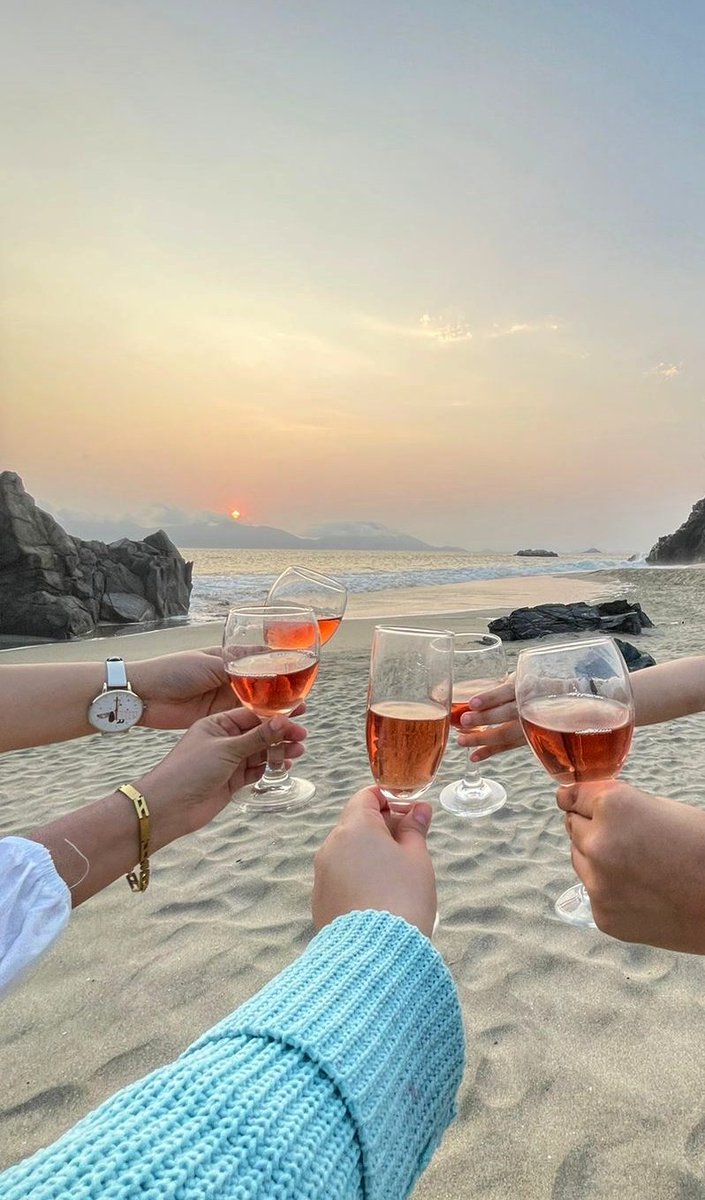 Perfectitud's tweet photo. Previas a mi cumple...🩵🌊🎉
Con las chicas 😍
Gracias por ser parte de este bonito momento, a todas y por materializar en mis locuras... 💫✨🫶
#septiembre
.
.
.
#girl #hb #picnic #beachday #sun #SeptemberVibes #Feliz #friends #mar #wine #sunsetlive2024 https://t.co/BtUuFRIwc6