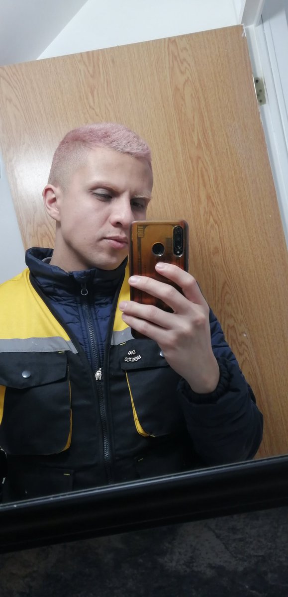 FabrixioJosue's tweet photo. @EnsedeCiencia Eso esta de menos, yo cambiando de look cada mes &amp; así soy #ing, ya vasta de estereotipos tontos &amp; absurdos, el que quiera estudiar lo hace punto. https://t.co/kQ1EZO6pWl