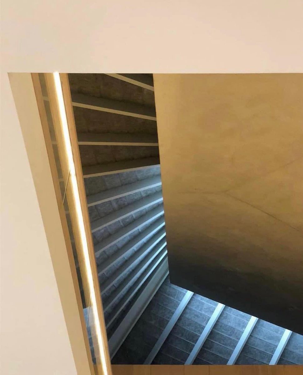 WilliamTozer's tweet photo. Design Museum ceiling, London. #interiors by #johnpawson #originalbuilding by #robertmatthewjohnsonmarshall #rmjm, restored by #oma #alliesandmorrison and #arup #photograph #williamtozer https://t.co/vVxYCD8l0c
