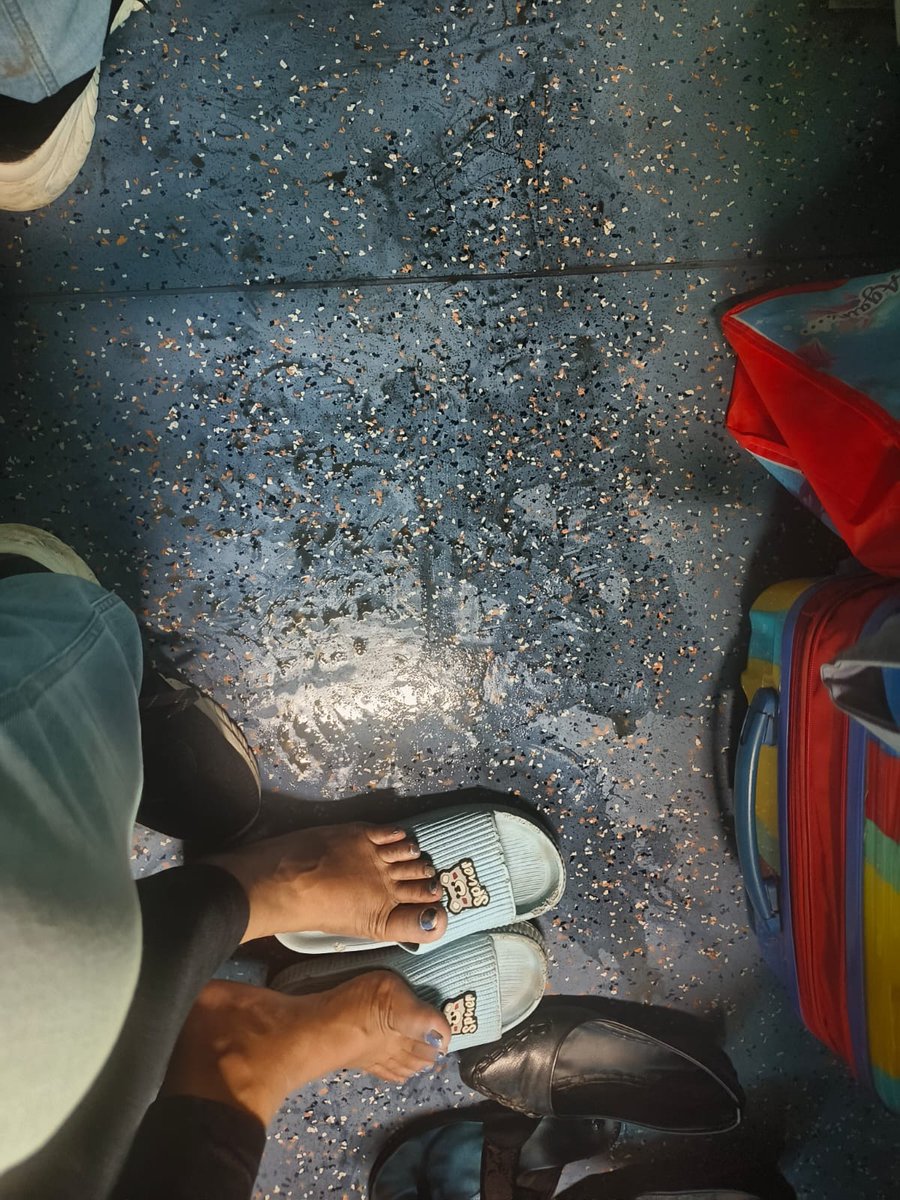 RajuSrivastawa's tweet image. "@RailwayService I'm extremely disappointed with the cleanliness of my train. The compartments are dirty and not maintained. Please take immediate action. PNR 2419230968 #CleanTrains #IndianRailways" @IRCTCofficial @RailwaySeva @RailMinIndia