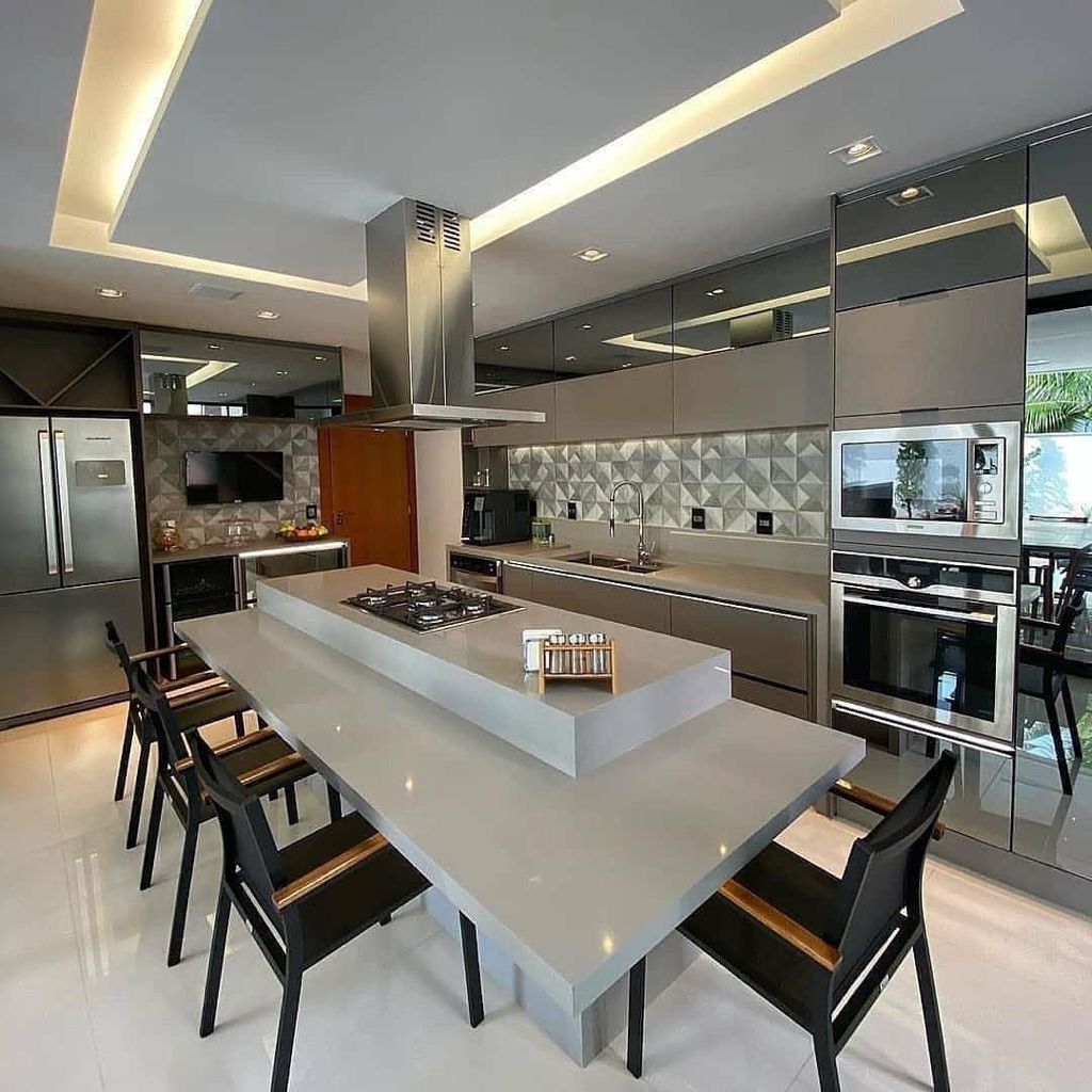 Kitchens like these encourage wining and dining🙂 

#JMVIRealty #amazing #travel #lifestyle #blues #chic #photooftheday #sun #beautiful #ig #follow #instagram #monday