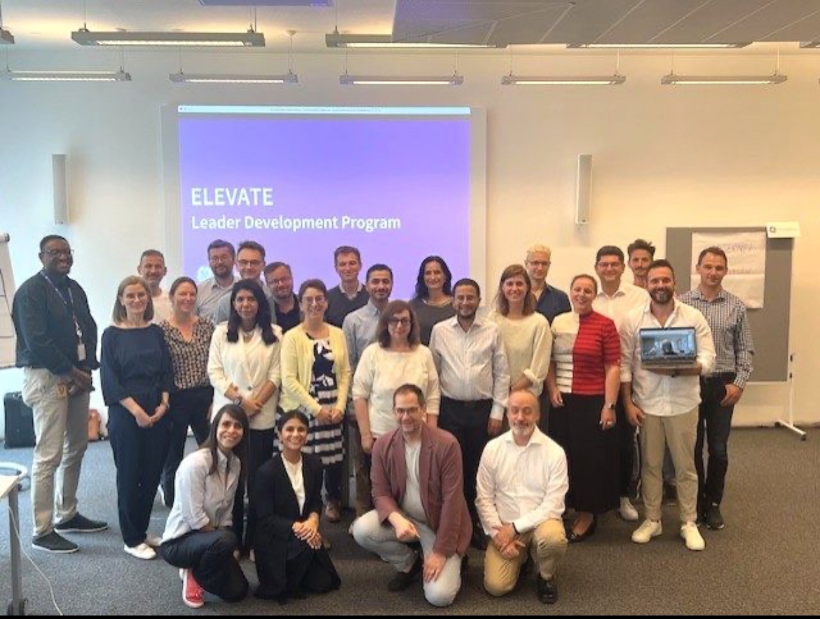 SaudiSmart's tweet photo. I, along with 25 other senior leaders from various regions around the globe, have successfully completed the 8-week Elevate Leadership Program. This journey, combining both in-person and virtual sessions, allowed us to dive deep into critical areas such as business acumen, building high-performance teams, coaching, servant leadership, brand identity, leading change, and much more. It was also a fantastic opportunity to connect and share knowledge with incredible leaders from around the world. A special thanks to our amazing instructor, @Richard Berry, and Charlotte Royster for their exceptional leadership throughout the program. Thank you, GE Healthcare, for your continued investment in people and leadership development. 😀