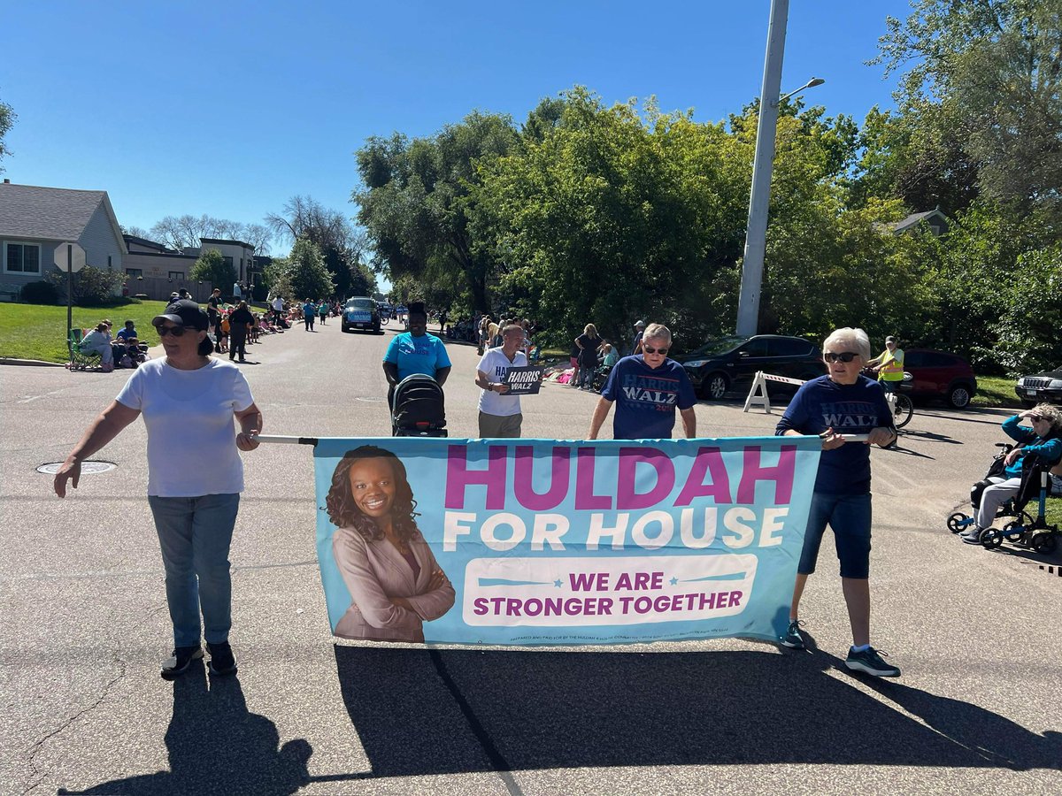 Huldah4House's tweet image. CD3 was well represented at the Osseo Roar Days parade! @Morrison4MN, @KristinBahnerMN, @SusanPhaSenate and Tekoa Cochran for Osseo School Board, Keith Tate for Osseo School Board, Kelsey Dawson Walton for Osseo School Board!