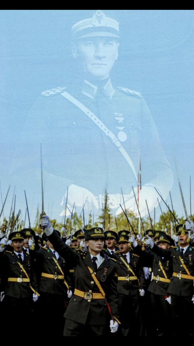 MUSTAFA KEMAL’İN ASKERLERİYİZ