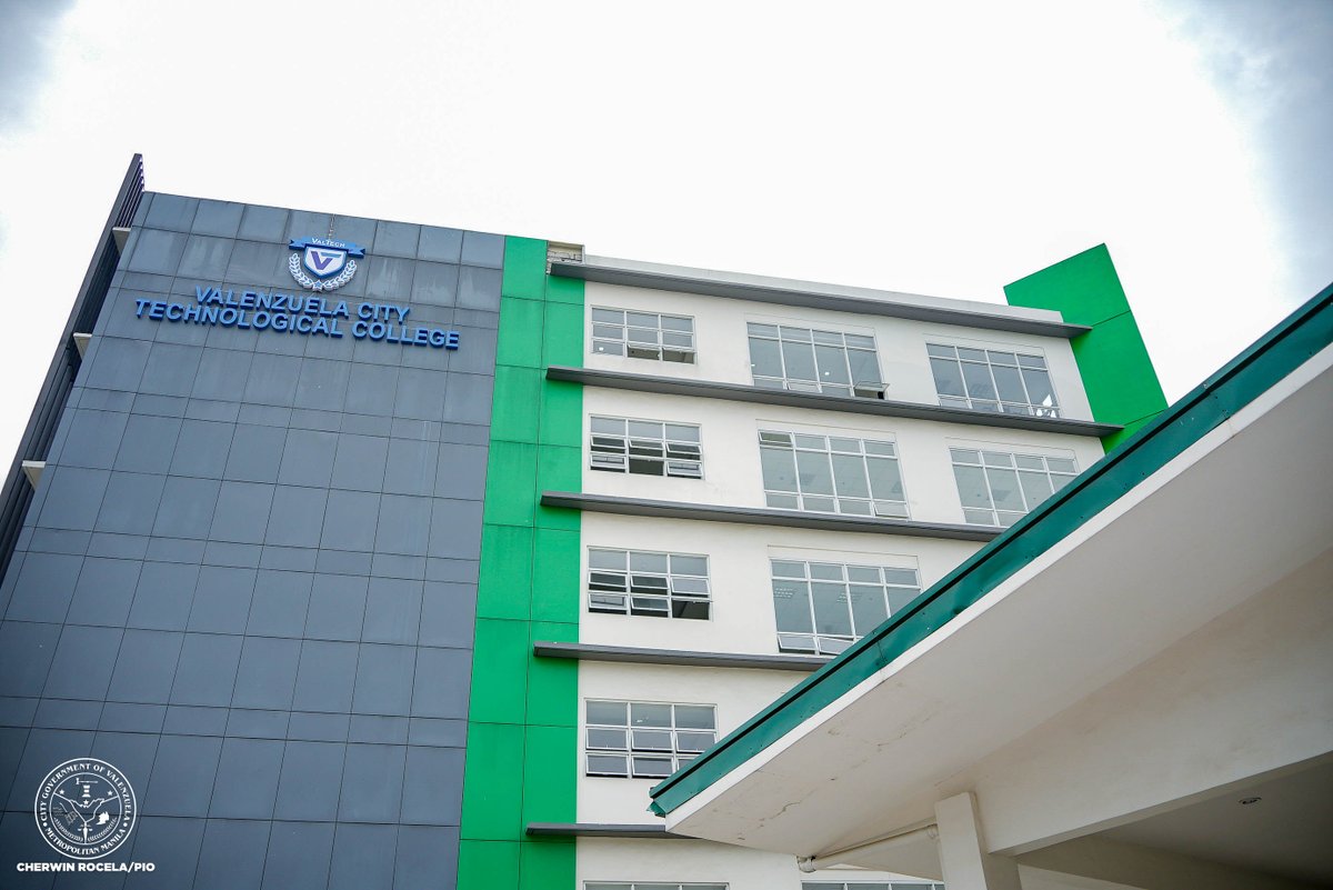 valenzuelacity's tweet image. Welcome to your new campus, #ValTech students! 💙

IN PHOTOS: Mayor WES Gatchalian led the flag raising ceremony with Valenzuela City Technological College (ValTech) students and staff today, September 9, 2024, at the ValTech Campus, Brgy. Parada.

The new ValTech campus will…