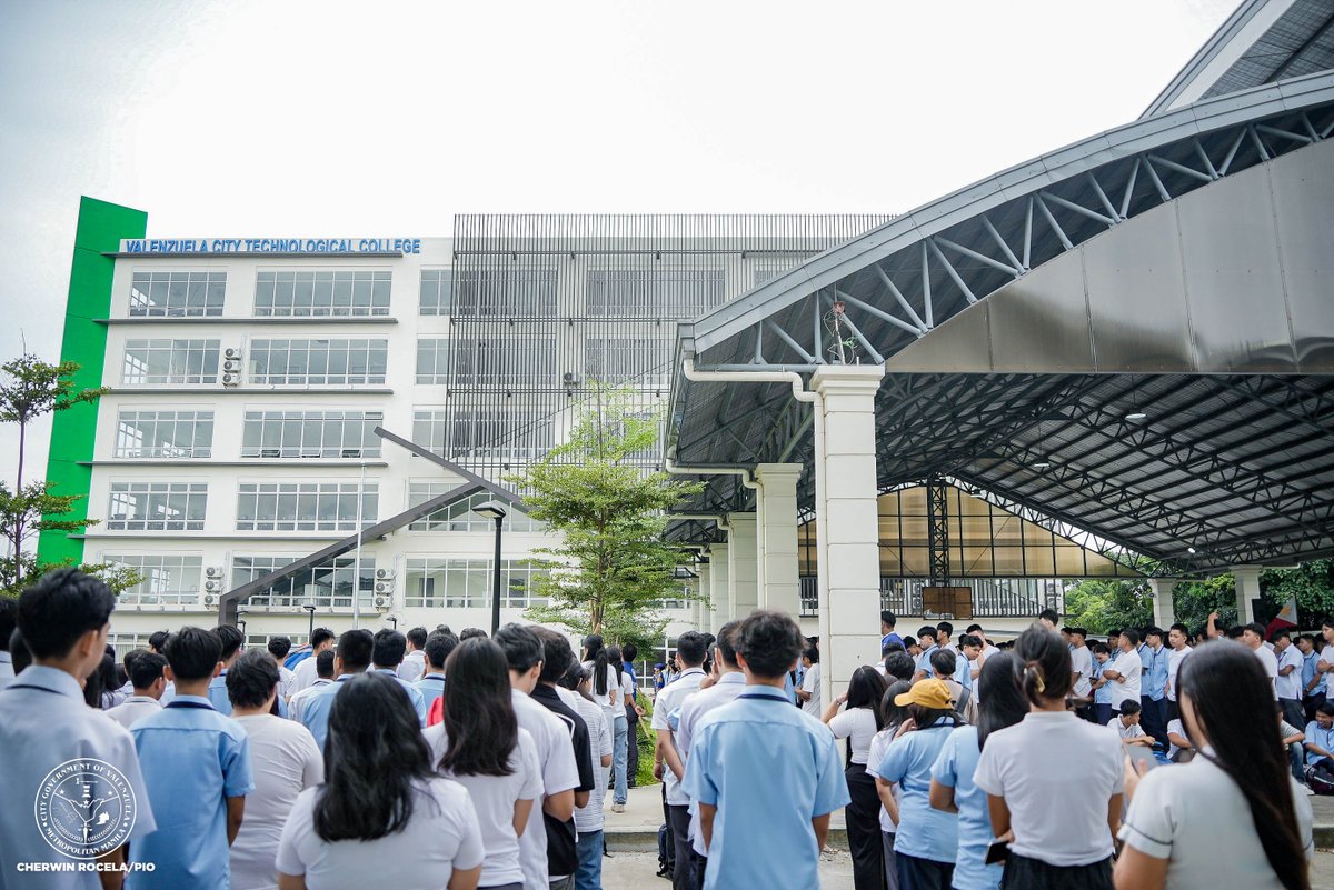 valenzuelacity's tweet image. Welcome to your new campus, #ValTech students! 💙

IN PHOTOS: Mayor WES Gatchalian led the flag raising ceremony with Valenzuela City Technological College (ValTech) students and staff today, September 9, 2024, at the ValTech Campus, Brgy. Parada.

The new ValTech campus will…