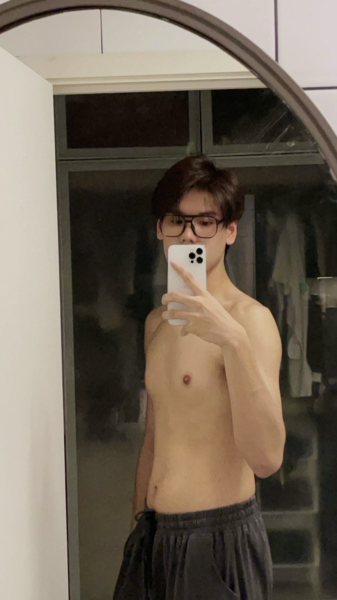 __macocor's tweet image. ทิเกอร์ครับ เป็นรุกครับ ขี้อ้อนครับ ตามใจครับ ชอบskinshipครับ สูง 188 ครับ ชอบหมาครับ ดื่มบ้างบางครั้งครับ ไม่ดื้อแน่นอนครับ