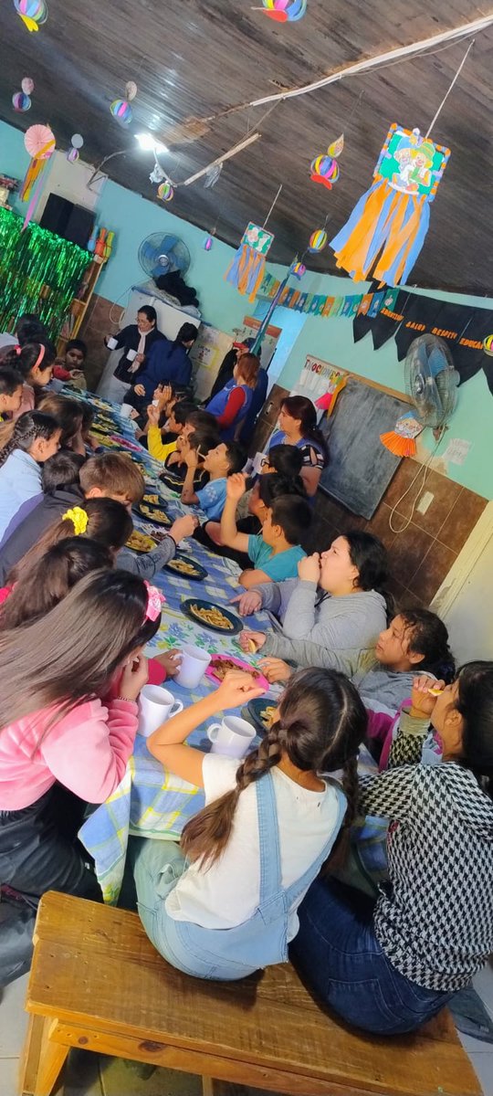 Gran fiesta del Día de las Infancias en el CPD N°10 Jorge Mierez, Barrio Esperanza, Ciudad Capital! 🌟 ¡Diversión, juegos y mucha alegría para celebrar a nuestros niños! 🎈🎁