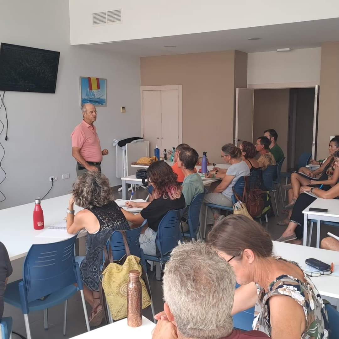 AgrosimbiosisLab (@agrosimblab) on Twitter photo Día Mundial de la Agricultura
🌾🧑🏾🌾🌻🐞🐝🌳
Celebramos formando y transformando a través de acciones.
Cursos y talleres de bocashi, manejo de plantas leñosas e introducción a la permacultura.
Cuenta con el apoyo de <a href="/FBiodiversidad/">Fundación Biodiversidad</a>
<a href="/OficinaMarMenor/">Oficina Técnica del Mar Menor</a> <a href="/mitecogob/">Transición Ecológica y Reto Demográfico</a> #MiMarMenor Día Mundial de la Agricultura
🌾🧑🏾🌾🌻🐞🐝🌳
Celebramos formando y transformando a través de acciones.
Cursos y talleres de bocashi, manejo de plantas leñosas e introducción a la permacultura.
Cuenta con el apoyo de <a href="/FBiodiversidad/">Fundación Biodiversidad</a>
<a href="/OficinaMarMenor/">Oficina Técnica del Mar Menor</a> <a href="/mitecogob/">Transición Ecológica y Reto Demográfico</a> #MiMarMenor