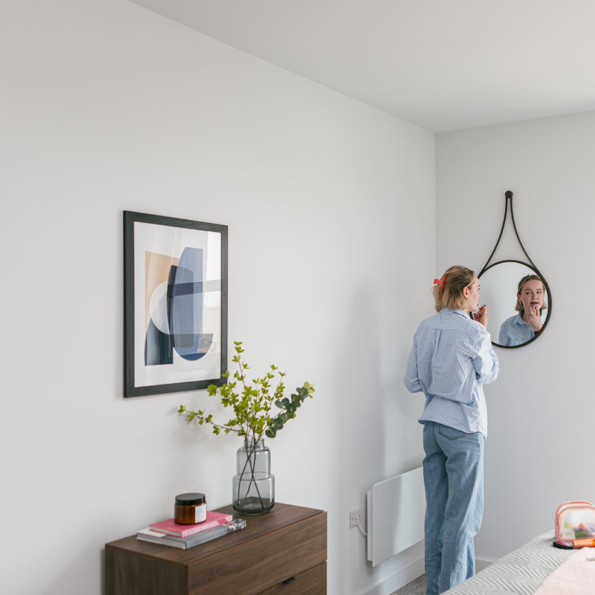 MillersQuay's tweet photo. Making bedroom GRWM's infinitely better.

With high ceilings, cosy furnishings, and natural light, your new bedroom makes getting ready for a day of Teams calls or a night out in Liverpool an anxiety-free experience.

Book your viewing → https://t.co/OpB1a2lzsS https://t.co/FIOZa7r3w4