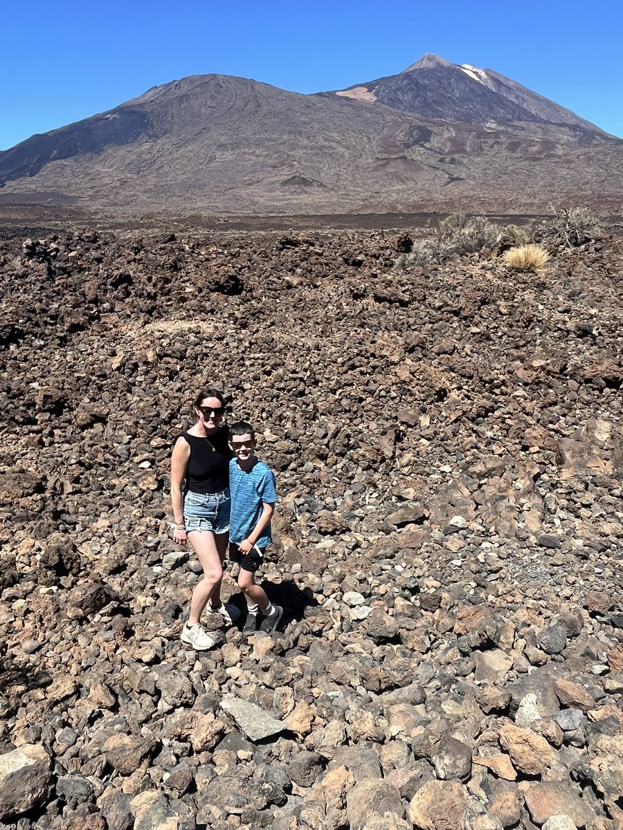 Had a summer off ‘X’ but I’m back 💫 and following some excellent advice from <a href="/jadecanvaedu/">Jade Parkinson-Hill</a> being deliberate with feed &amp; conscious about who and what to follow 💚 (&amp; limits!)
Pic of a 🌋 in Tenerife and my poor son who wasn’t expecting a Geography field trip on hols #onceateacher