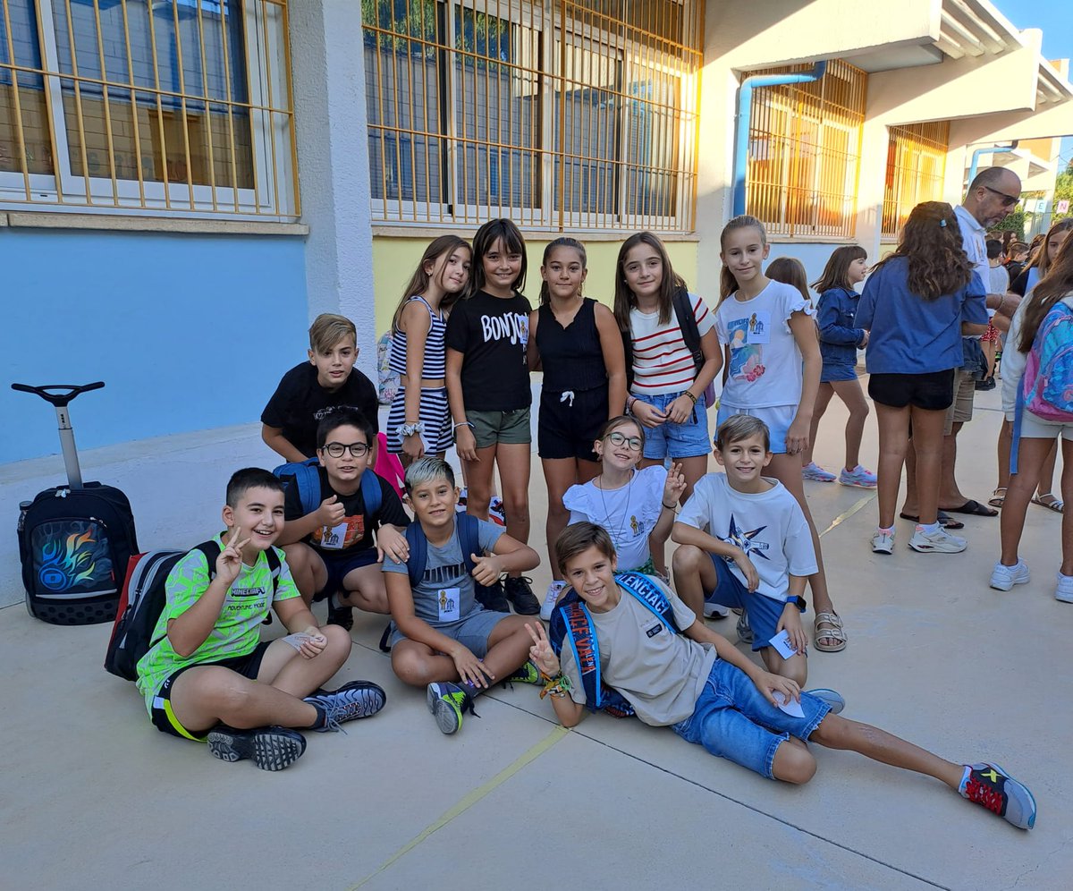quartdepoblet's tweet photo. Los niños y niñas de Quart de Poblet han vuelto a la escuela. La inauguración oficial del curso se ha desarrollado en CEIP Molí d'Animeta, que cumple 50 años, donde la alcaldesa y la concejala de Educación les han dado la bienvenida.
#QuartdePoblet #iniciocurso #curso20242025 https://t.co/S1DVfHlPeL