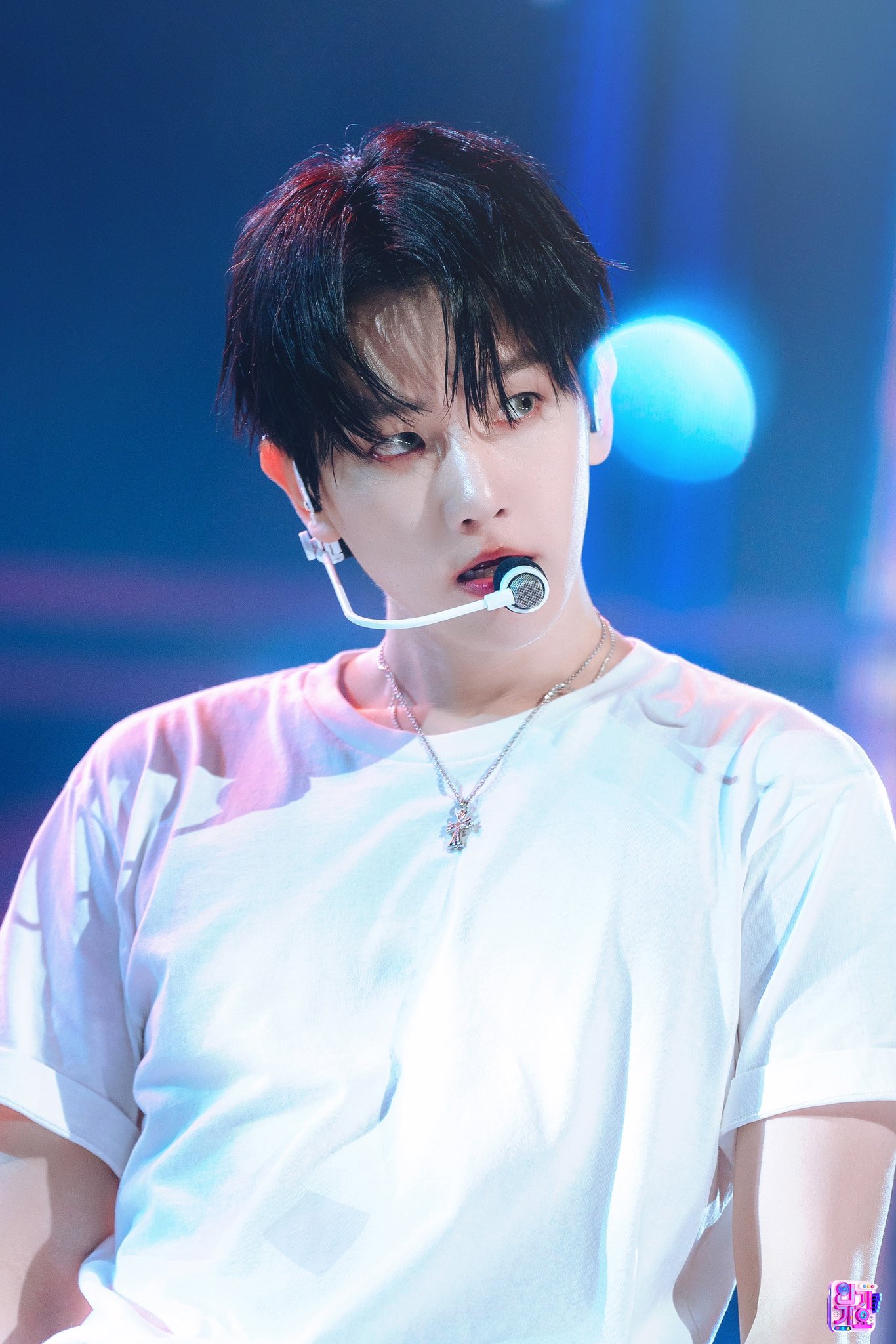 GXB1sq8akAA4Ez5.jpg:orig