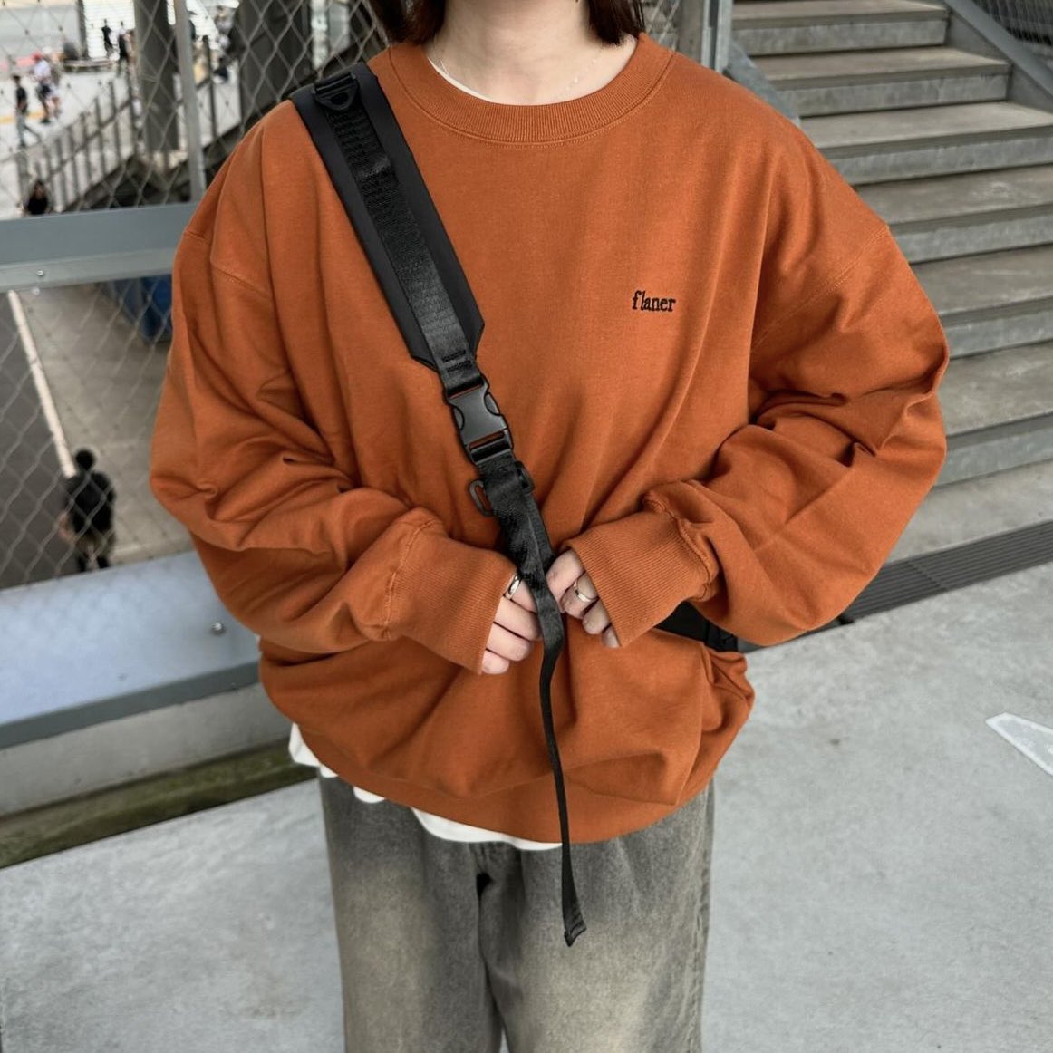 __o__ki's tweet photo. 秋らしいオレンジスウェット🍊 https://t.co/9MBAnFRJwB