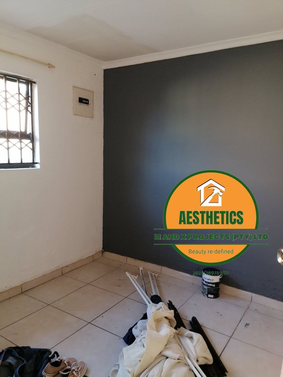 aesthetics_pty's tweet photo. Door frames, gamazine, walls, ceilings... We paint every surface you can imagine. #aestheticsmxprojects #hustlingboyfriend #construction #skilledartisans #carpentry #tiling #painting https://t.co/Bv4O8RxUbe