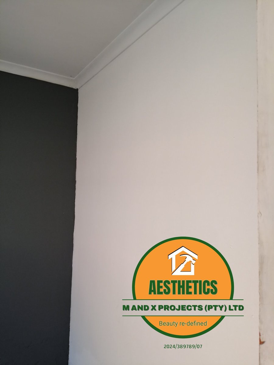 aesthetics_pty's tweet photo. Door frames, gamazine, walls, ceilings... We paint every surface you can imagine. #aestheticsmxprojects #hustlingboyfriend #construction #skilledartisans #carpentry #tiling #painting https://t.co/Bv4O8RxUbe