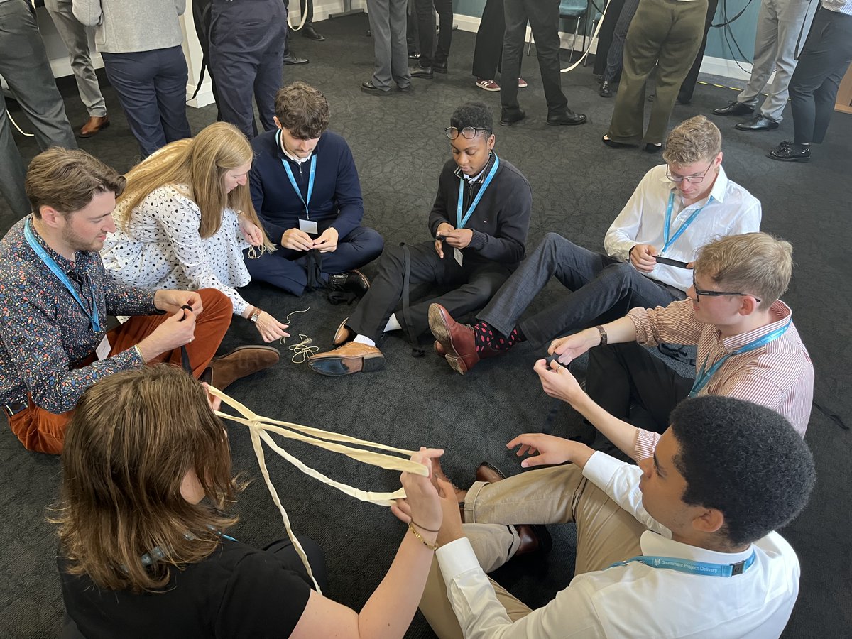 pdemergtalent's tweet photo. We are currently getting our new Fast Streamers to do some fun group exercises to introduce the basics of Project Delivery. @faststreamuk #AskaFastStreamer #Growlikenowhereelse https://t.co/8HxWVHioWA