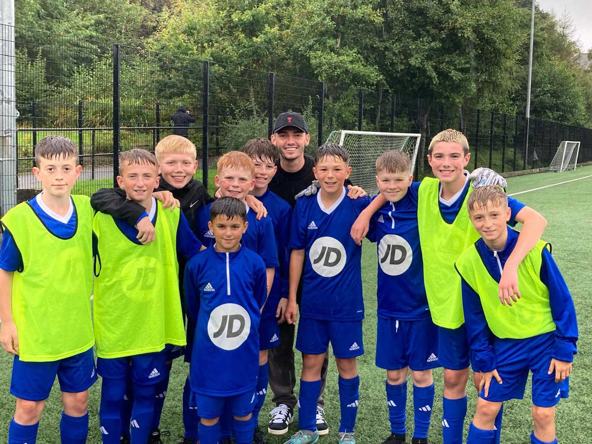 Always great to see former graduates return and share their experience of the <a href="/PerformSchools/">Scottish FA JD Performance Schools</a> programme as well as the transition to first team football. 
👏⚽️🏴󠁧󠁢󠁳󠁣󠁴󠁿

<a href="/billygilmourrr/">Billy Gilmour</a> <a href="/Grange_Academy1/">Grange Academy</a>
<a href="/ScottishFA/">Scottish FA</a>
