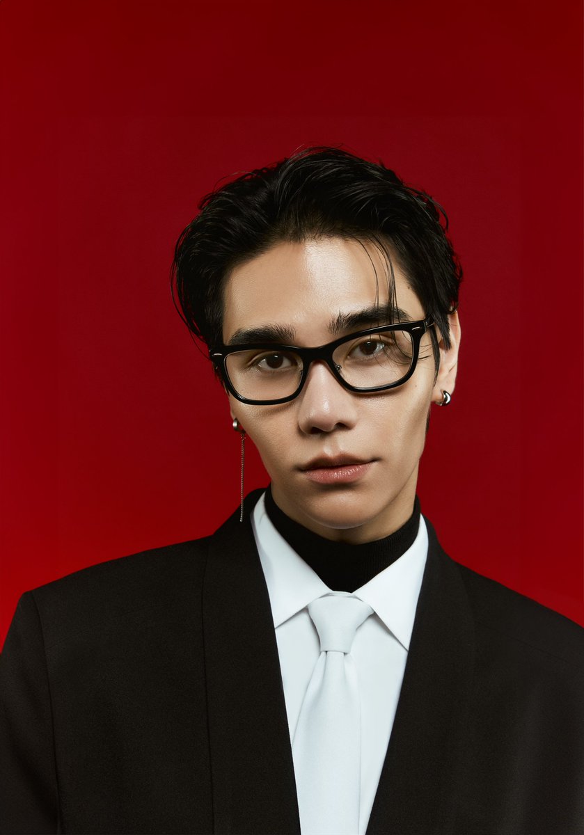 ElleMenThailand's tweet image. ศิลปินแห่งยุค @jeffsatur นั่งแท่นแอมบาสเดอร์แบรนด์แว่นตาระดับตำนาน @ray_ban (ประเทศไทย) ด้วยความเป็นตัวของตัวเอง และความสามารถพิเศษที่ไม่เหมือนใคร จึงเหมาะสมกับการเป็นตัวแทนของแบรนด์

#ELLEMENNews
#ELLEMENThailand
#Rayban #JeffSatur #RaybanxJeffSatur