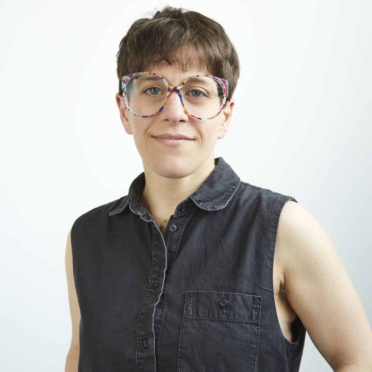 LAST CHANCE TO BOOK📢Tonight we discuss East End Jewish radicals w tour guide <a href="/EastEnd_DavidR/">East End Walks</a>, Yiddish teacher &amp; Hackney Green party campaigner <a href="/TamaraFM/">Tamara Micner תּמרה מיצנער</a> &amp; <a href="/SueStern2/">Sue Stern</a>, who talks about her book The Girl from Kyiv.

🕐7.30pm🎟️FREE💻Online
➡️jewishrenaissance.org.uk/events/the-gir…

w <a href="/LyonsLearning/">LyonsLearningProject</a>