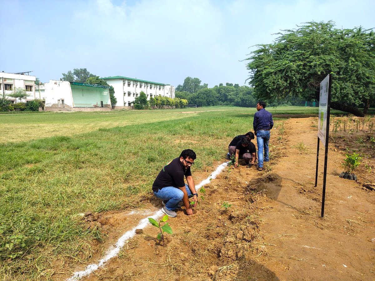 WakeUpYoungster's tweet photo. Day 2 of Million Miyawaki Foundation's Plantation Drive 🌱 | Honored to have Delhi Cabinet Minister @Saurabh_MLAgk join the cause! 🌿
 Wake Up Youngsters proudly participated in greening our future! 🌍#WakeUpYoungsters #MillionMiyawakifoundation https://t.co/Io8Th9bBhs