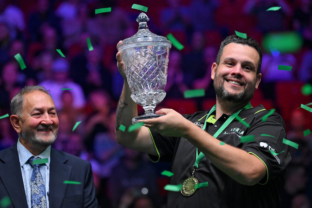 ✍️ REPORT | BRILLIANT BRAZILIAN IGOR WINS MR VEGAS WORLD SENIORS SNOOKER 900 TITLE IN HULL! 🇧🇷🏆

Read more ➡️ seniorssnooker.com/brilliant-braz…

#SeniorsSnooker | <a href="/connexinlive/">Connexin Live, Hull</a> | <a href="/Channel5Sport/">Channel 5 Sport</a> | <a href="/MrVegas_Casino/">MrVegas</a> | <a href="/igorsnooker/">Igor Figueiredo</a>