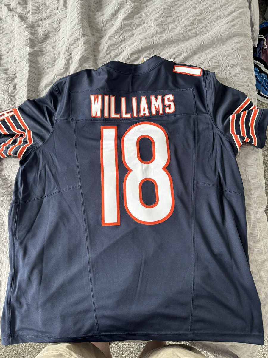 christof172's tweet photo. The fit is ready for Tottenham! Thank you @UKASSNI for the speedy delivery and updates all along the way! #DaBears https://t.co/qGdwowQ1WW