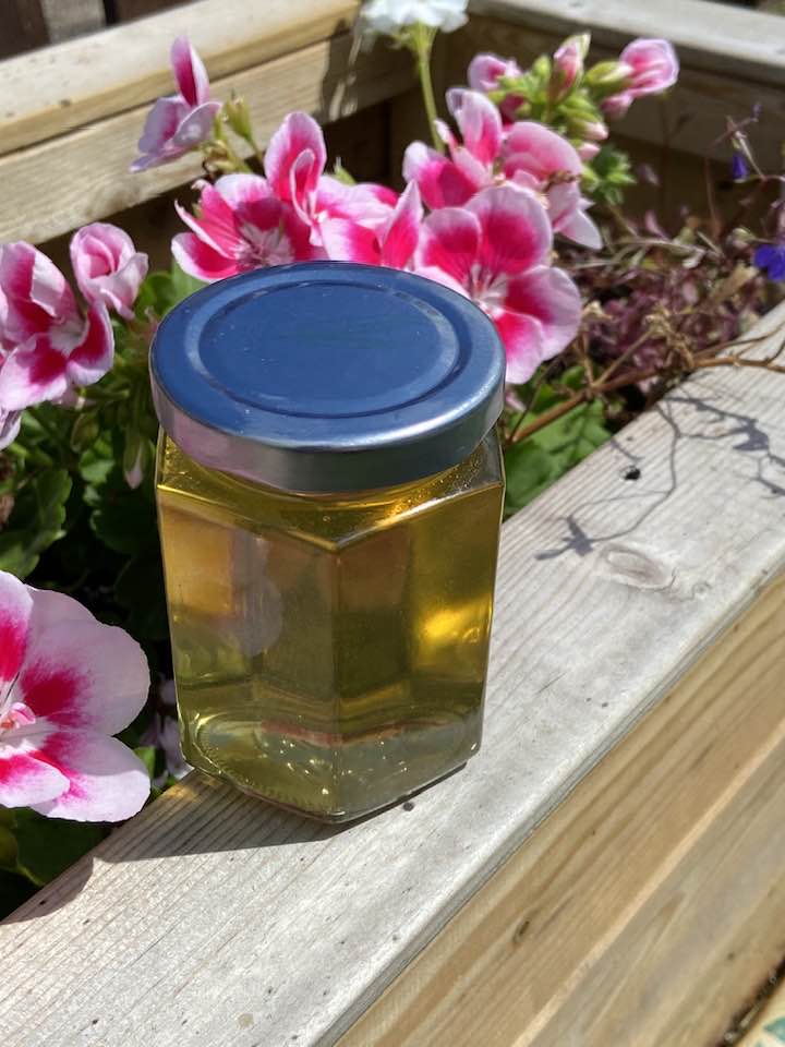Excited to share that Kingshurst Community Garden have harvested their first batch of honey from beehives funded by Birmingham Airport's Community Trust Fund!! 🌳🐝🌻🍯