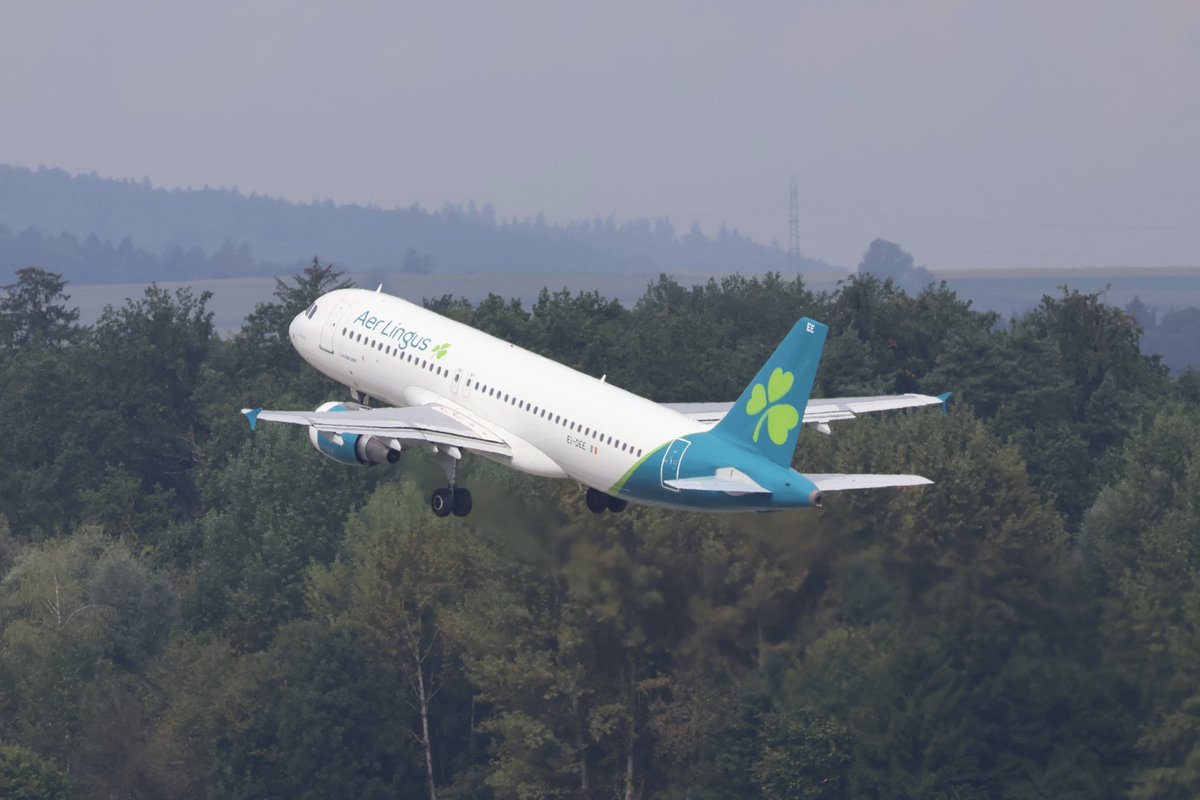 JustinaAngstma1's tweet photo. PLANESPOTTING ZRH AIRPORT 03.09.2024 Aer Lingus ☘️
Airbus A320-214, RegNr: EI-DEE
Pushback at ZRH AIRPORT 💪@zurichairport
🛫 ZRH / 🛬 DUB
✈️ @aerlingus / 📁 @airbus
~~~~~~~~~~~~~~~~~~
#aerlingus #eidee #ireland #airbus #avgeek #aviation #avporn #zrhspotting #zuerichairport https://t.co/EhIXl1c9YF