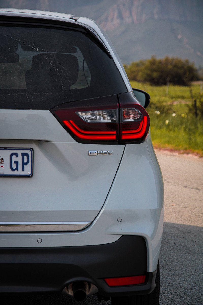 _jasonlottering's tweet photo. 🔑 FIT found! 🚗💥 2024 Honda Fit e:HEV

🔋 90kW/253Nm, 1.5L Hybrid, CVT, 3.7L/100km, 40L tank
🎨 Opal White, 298-1199L boot, R544 900
🛡️ 5yr/200 000km warranty, 4yr/60 000km service plan
🔋 8yr/200 000km hybrid warranty

#HondaFit #eHEV #Hybrid #CarReview 
@Honda https://t.co/nfUtNOLFQ2
