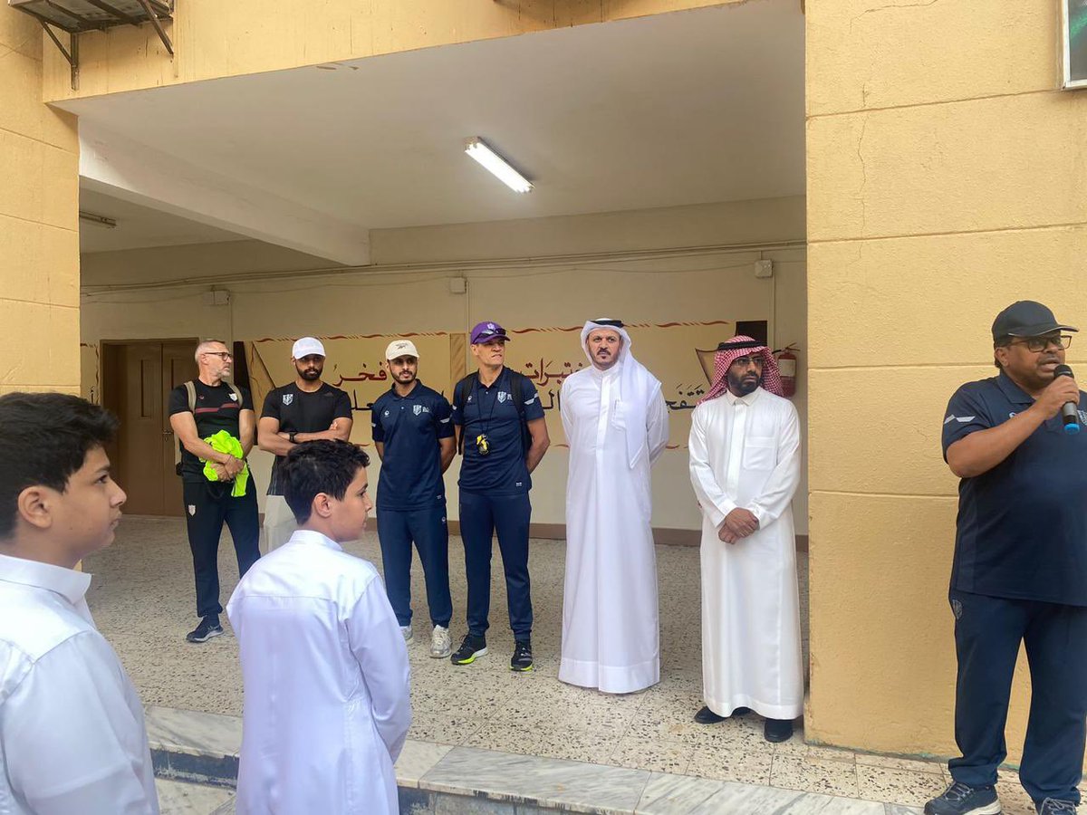 يقوم فريق من الخبراء والفنيين من أكاديمية (مهد للرياضة) بزيارات ميدانية لمدارس المنطقة في (المرحلة المتوسطة) ضمن برامج اكتشاف المواهب في كرة القدم وألعاب القوى ويضم الفريق خبراء وطنيين وفنيين دوليين متخصصين.