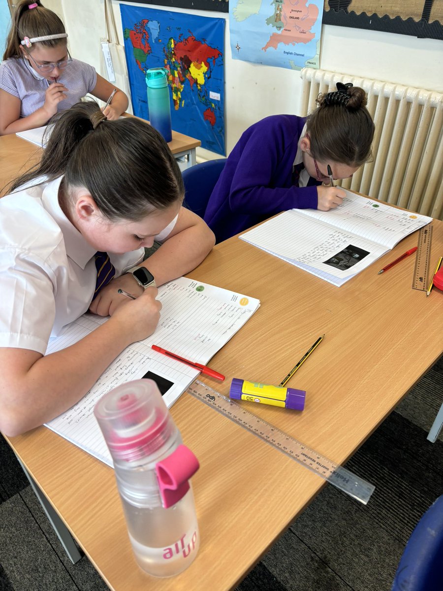 Amazing focus in this morning’s writing lesson in Y6! <a href="/GarstonCE/">GarstonCE</a> <a href="/MissFlynnREMAT/">Miss Flynn</a>