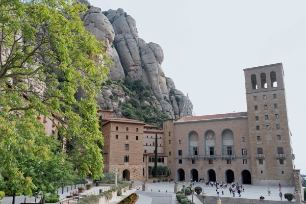 El <a href="/parlamentcat/">Parlament de Catalunya</a> lliura demà dimarts la Medalla d'Honor, en la categoria d'or, al Monestir de Montserrat <a href="/montserratinfo/">montserratinfo</a>

L'acte començarà amb la hissada de la senyera, que es farà davant del Palau del Parlament amb motiu de l'inici dels actes institucionals de la #Diada2024